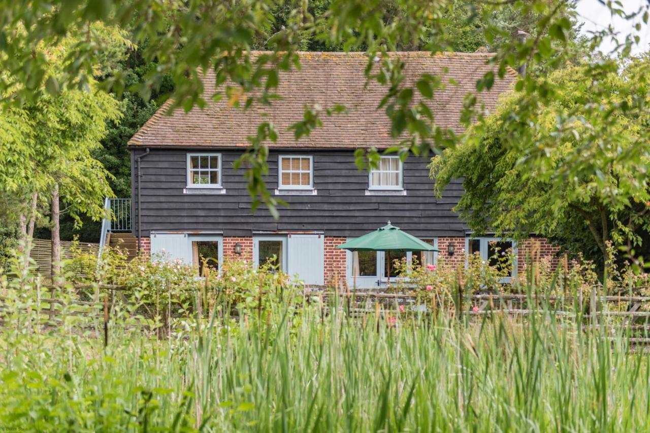 Great Higham Barn Complex By Bloom Holiday home *